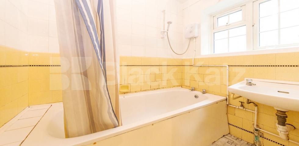 			NEW INSTRUCTION, 3 Bedroom, 1 bath, 1 reception Flat			 Tudor Way, Acton Town